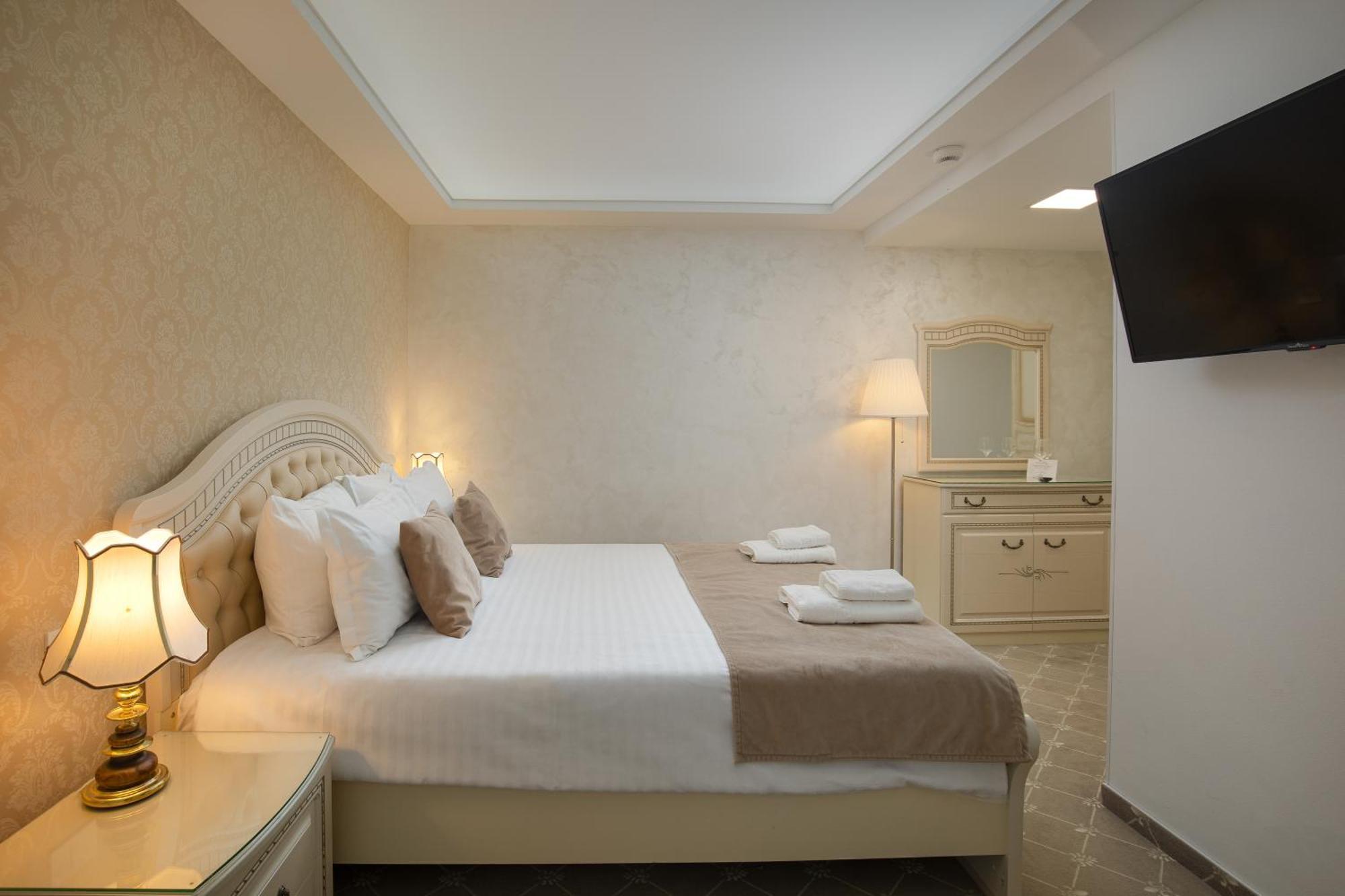 Carpentiere Arena Hotel Rasinari Exterior photo