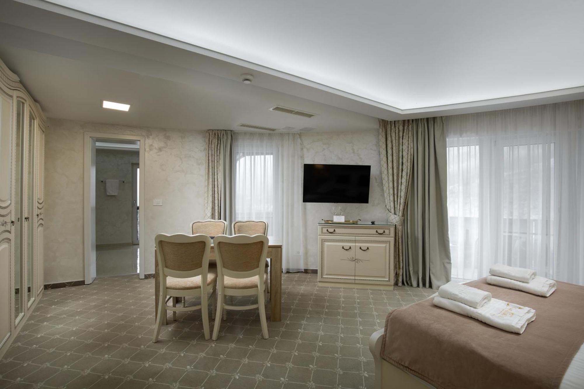 Carpentiere Arena Hotel Rasinari Exterior photo