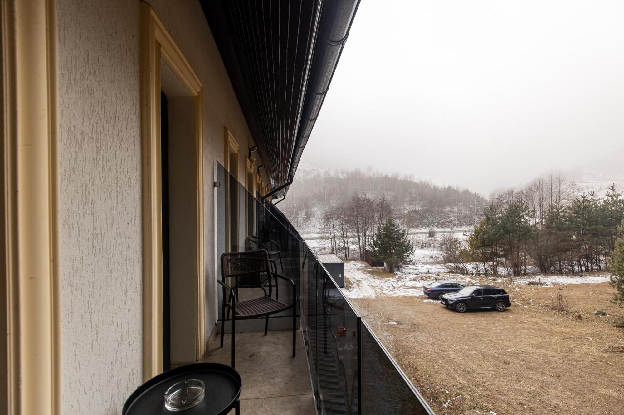 Carpentiere Arena Hotel Rasinari Exterior photo